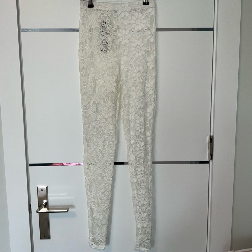 Lace Floral White Skinny Pants